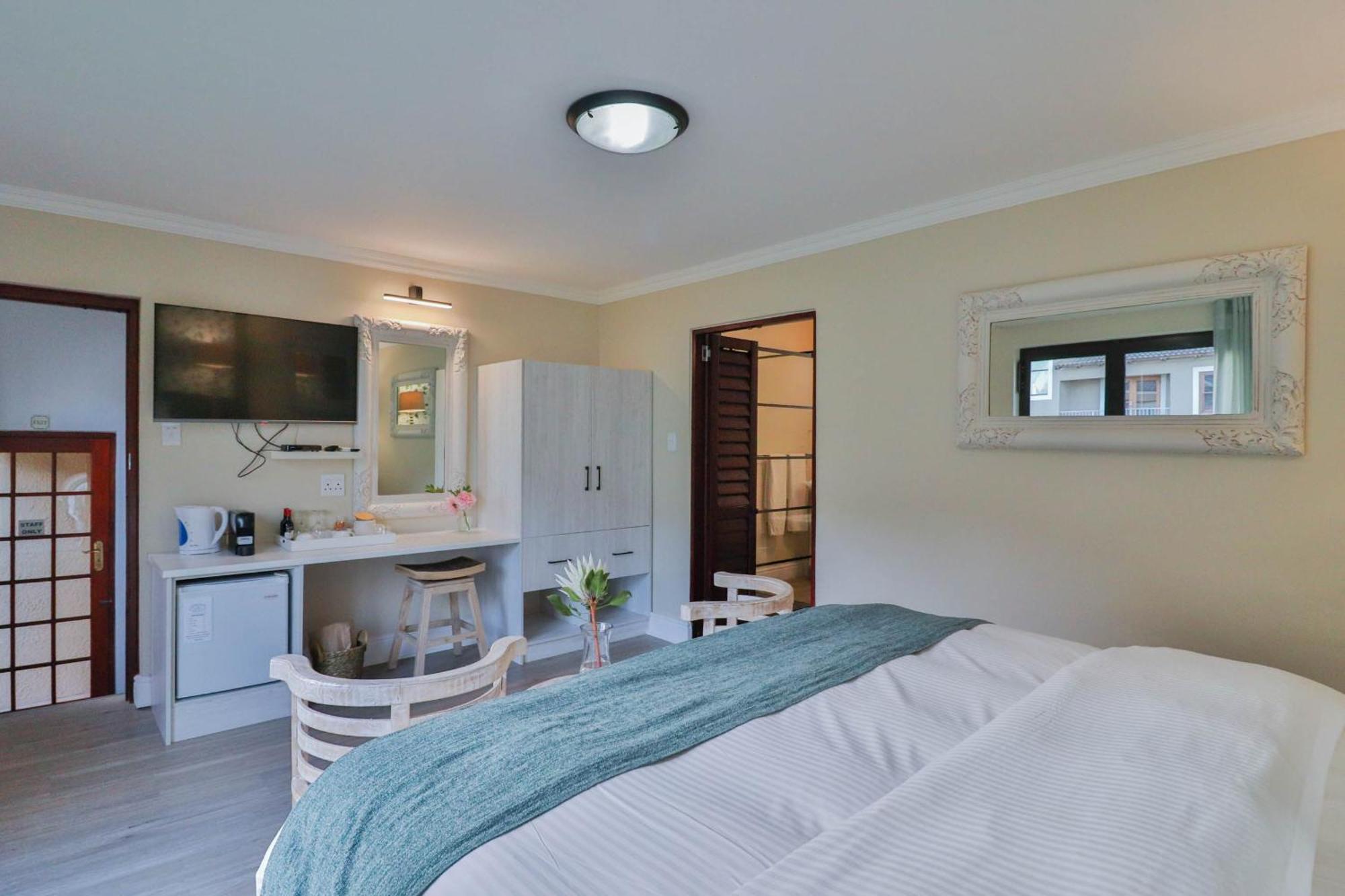 Lavender Manor Guest Lodge Hermanus Room photo